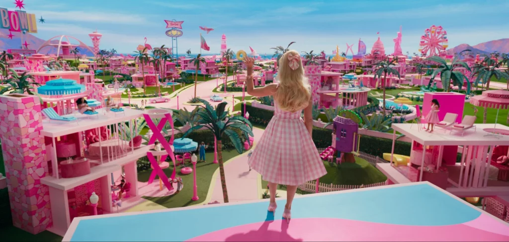 Margot Robbie begrüsst alle im Barbieland