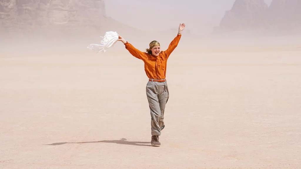 Vicky Krieps in der ägyptischen Wüste.