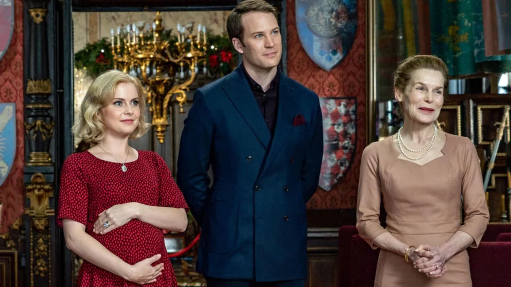 Rose McIver Alice Krige und Ben Lamb aus A Christmas Prince The Royal Baby