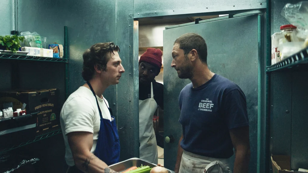 Jeremy Allen White Ebon Moss-Bachrach und Ayo Edebiri aus The Bear King of the Kitchen