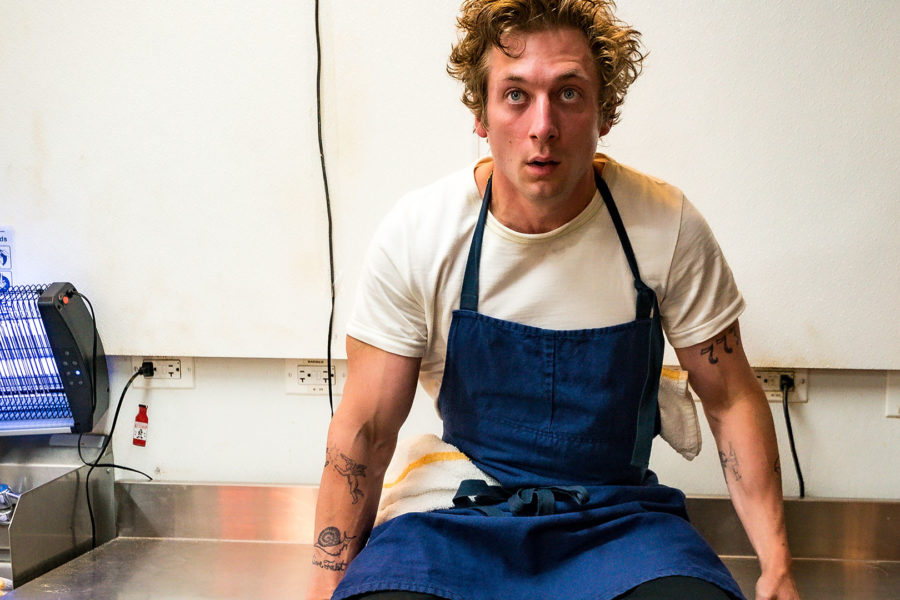 Jeremy Allen White als Carmy in The Bear King of the Kitchen