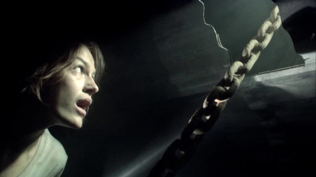 Cassandra Magrath als Liz in Wolf Creek