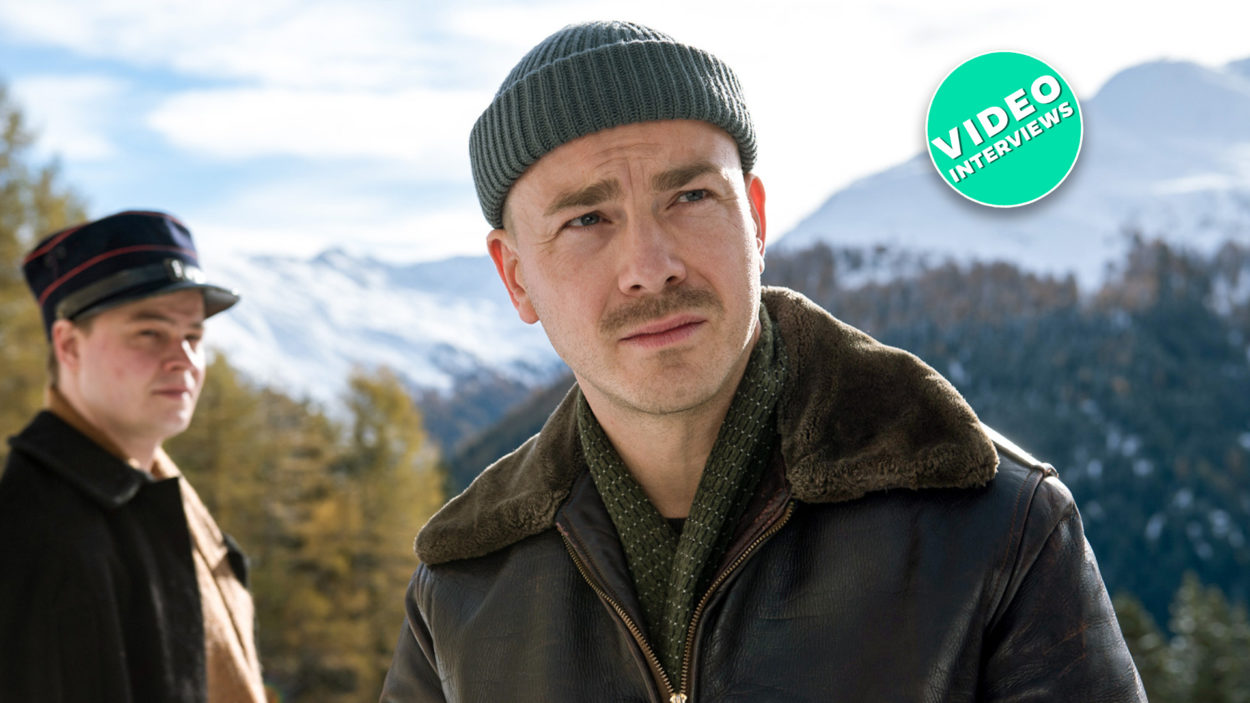 Albrecht Schuch als James Larkin White und Marius Ahrendt in Stiller