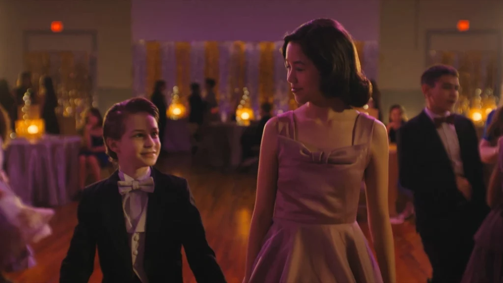 Benjamin Pajak als Charles Krantz und Trinity Jo-Li Bliss