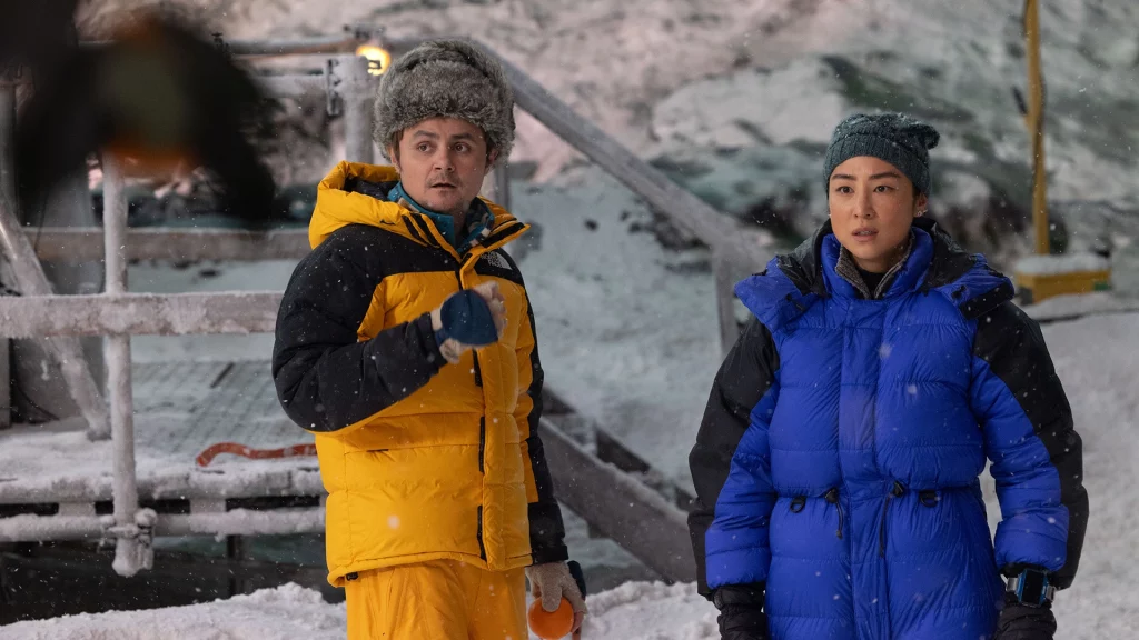 Greta Lee und Arturo Castro aus Tron Ares
