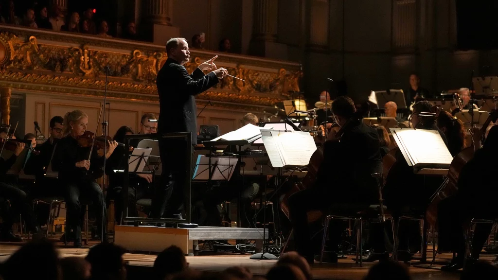 Frank Strobel dirigiert das Tonhalle Orchester Zürich