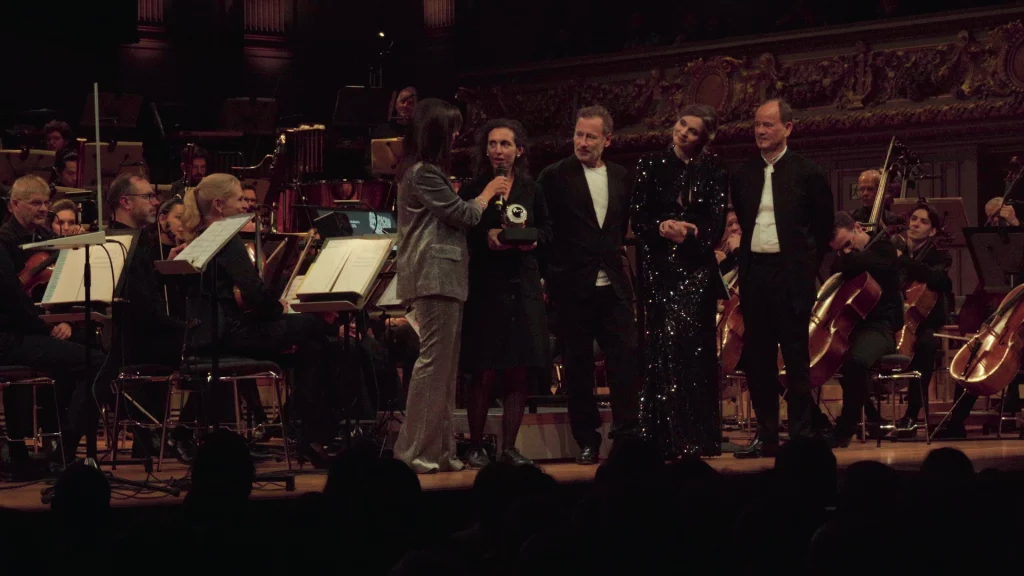 Hildur Guðnadóttir Frank Strobel Balz Bachmann Jasmin Gordon und Moderatorin Sandra Studer am 13 IFMW