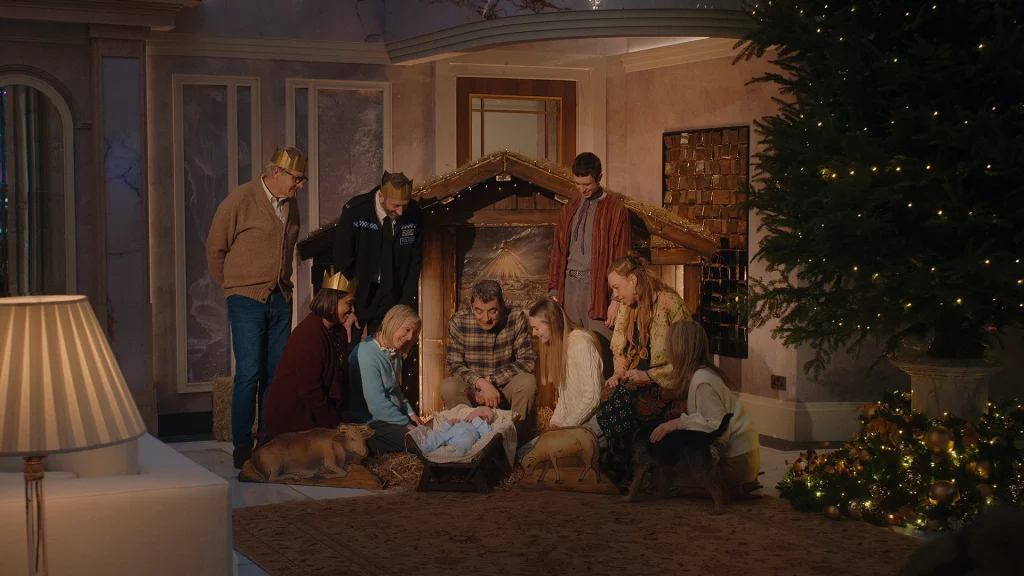 Robert Bathurst Susy Kane Ellie White Angus Imrie Cluadia Blakley Sunetra Sarker Robert Bathurst und Rowan Atkinson in Man vs Baby