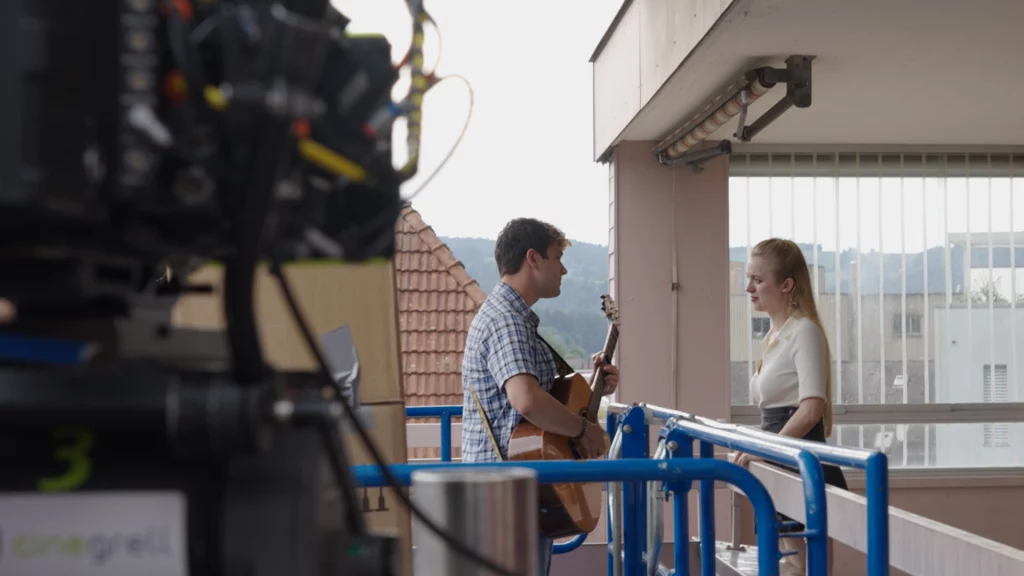 Elena Flury als Heidi und Luca Hänni als Daneli Dreh Ewigi Liebi Film