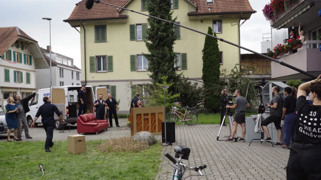 Susanne Kunz Pasquale Aleardi und Statisten am Set Ewigi Liebi Film Langnau