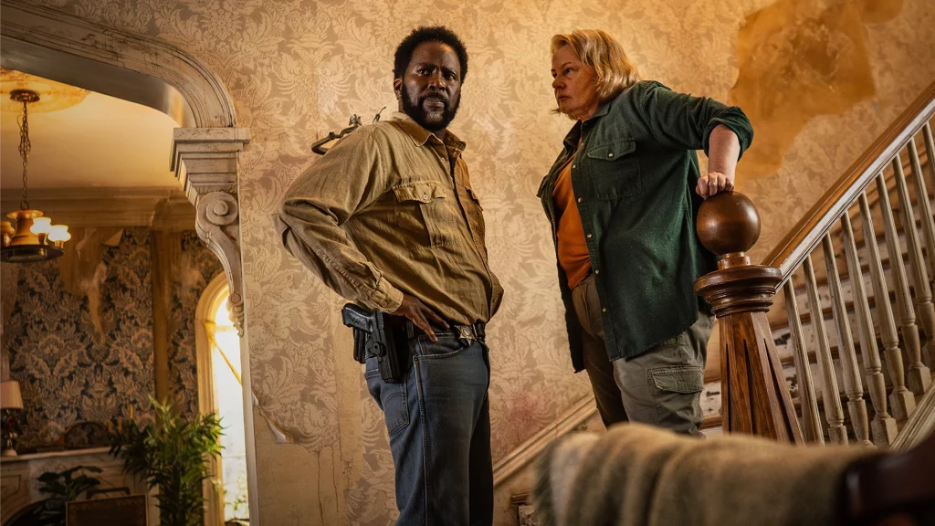 Harold Perrineau als Boyd Stevens und Elizabeth Saunders als Donna aus From