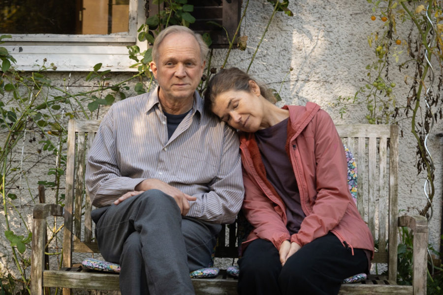 Ulrich Tukur und Anke Engelke aus Dann passiert das Leben