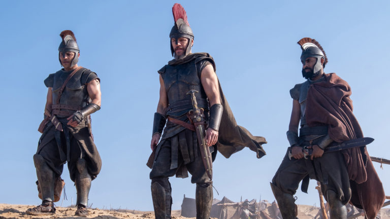 Matt Damon und Himesh Patel in Die Odyssee