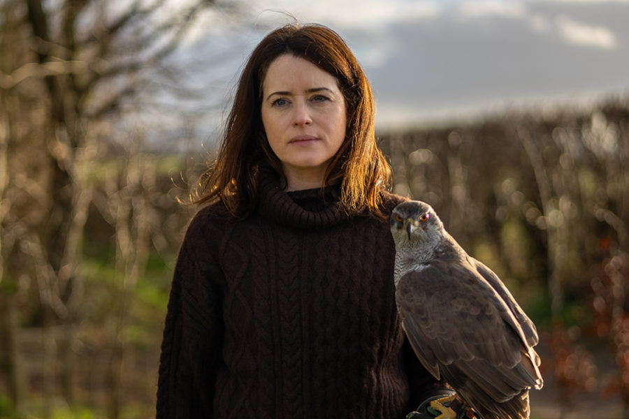 Claire Foy als Helen aus H wie Habicht