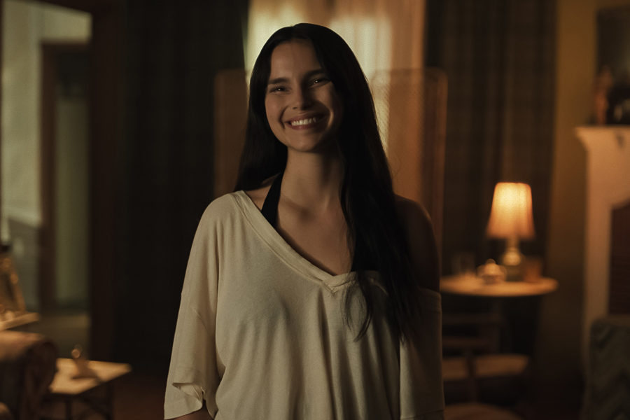 Inde Navarrette als Nikki aus Obsession