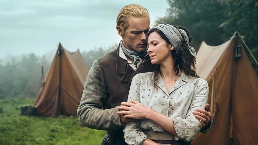 Caitríona Balfe als Claire Randall und Sam Heughan als Jaime Fraser in Outlander