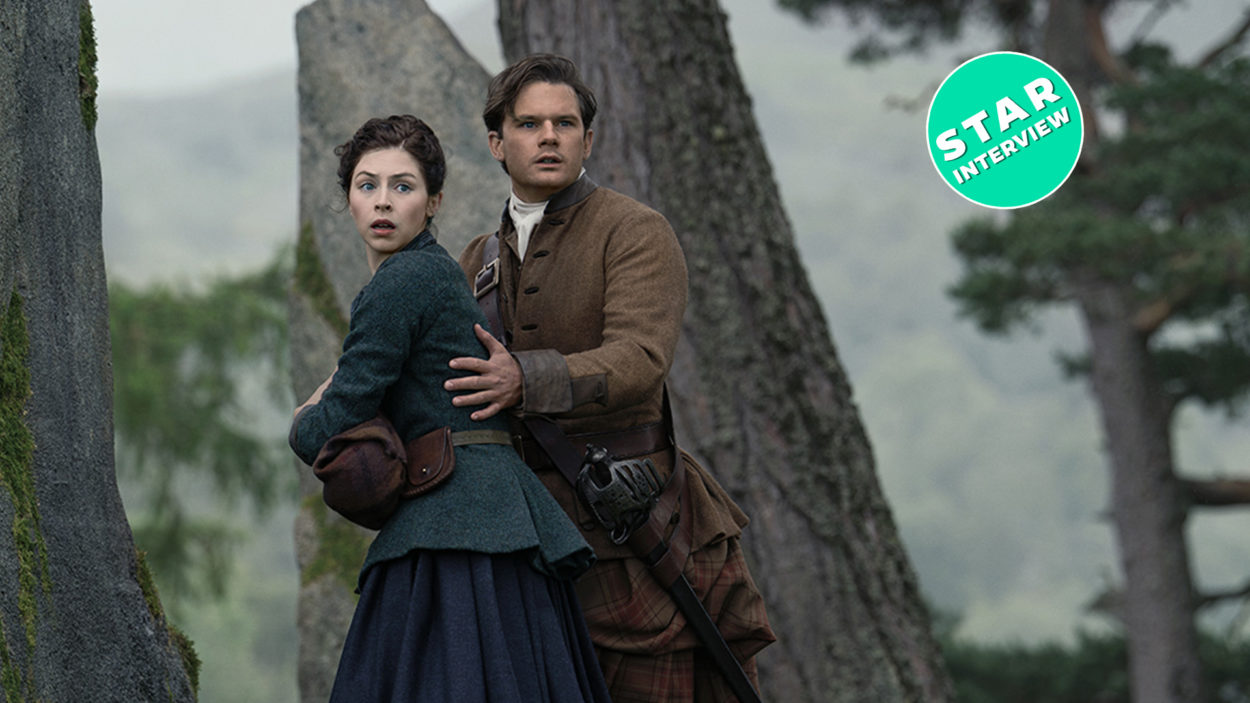 Jeremy Irvine als Henry & Hermione Corfield als Julia in Outlander Blood of My Blood Staffel 2