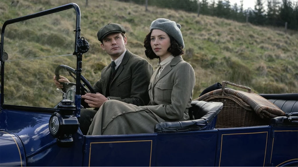 Jeremy Irvine und Hermione Corfield aus Outlander Blood of My Blood